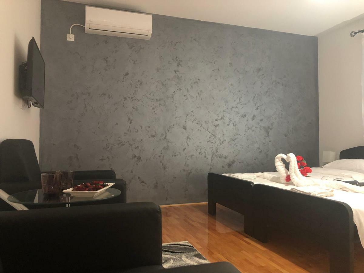 Airport Rest Apartments ベオグラード エクステリア 写真