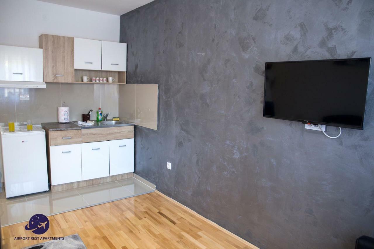 Airport Rest Apartments ベオグラード エクステリア 写真